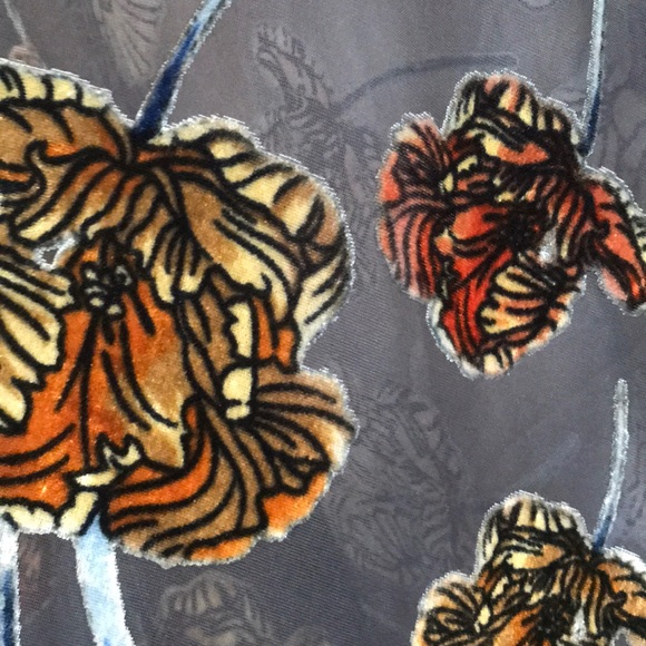 Lightweight Wrap - Picture 2 of 2